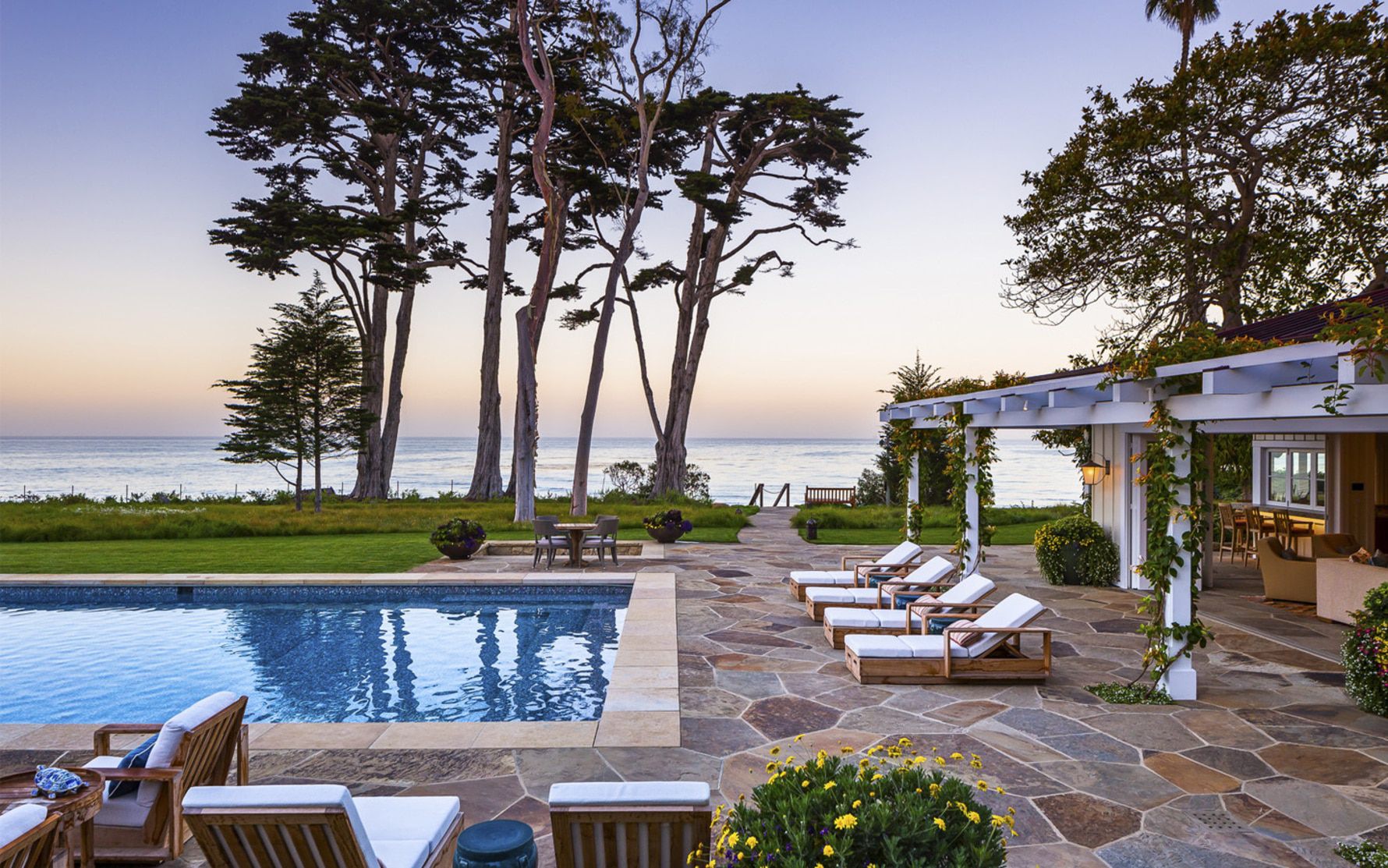 Santa-Barbara-Beach-Residence-Pool-Cabana