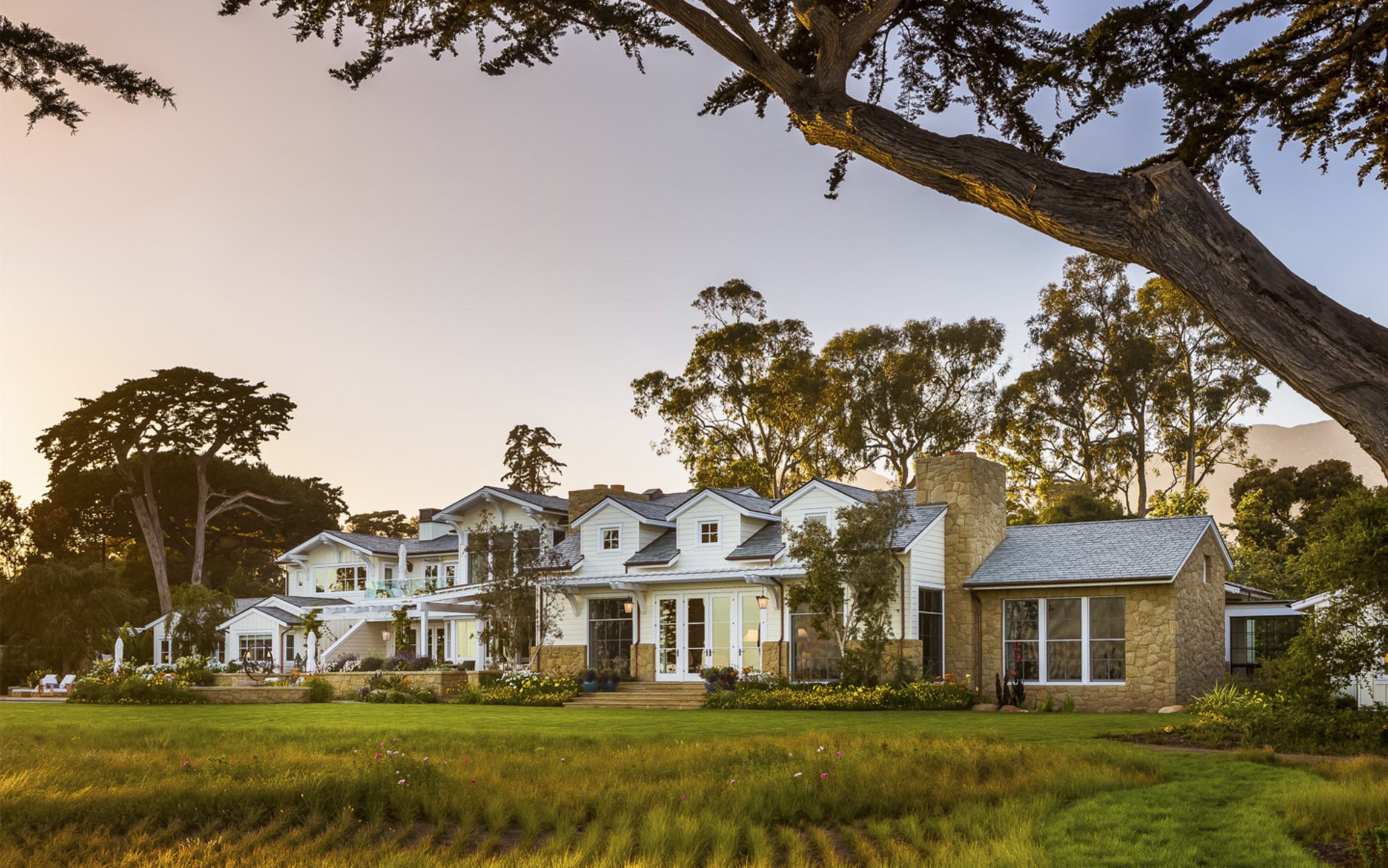 Santa-Barbara-Beach-Residence-Wood-Siding-Slate-Roofing