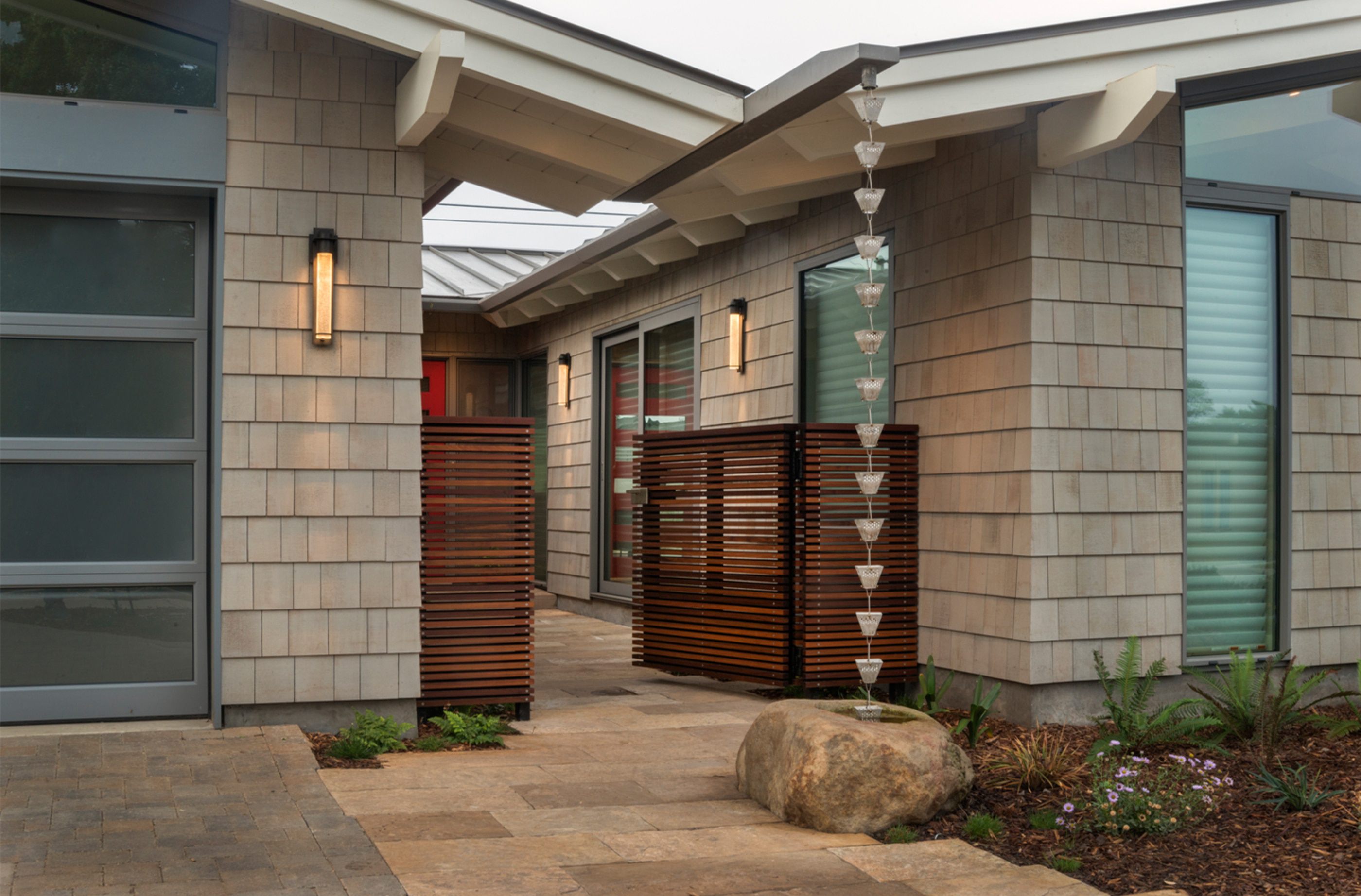 Hill-Residence-Entryway-Rain-Chain