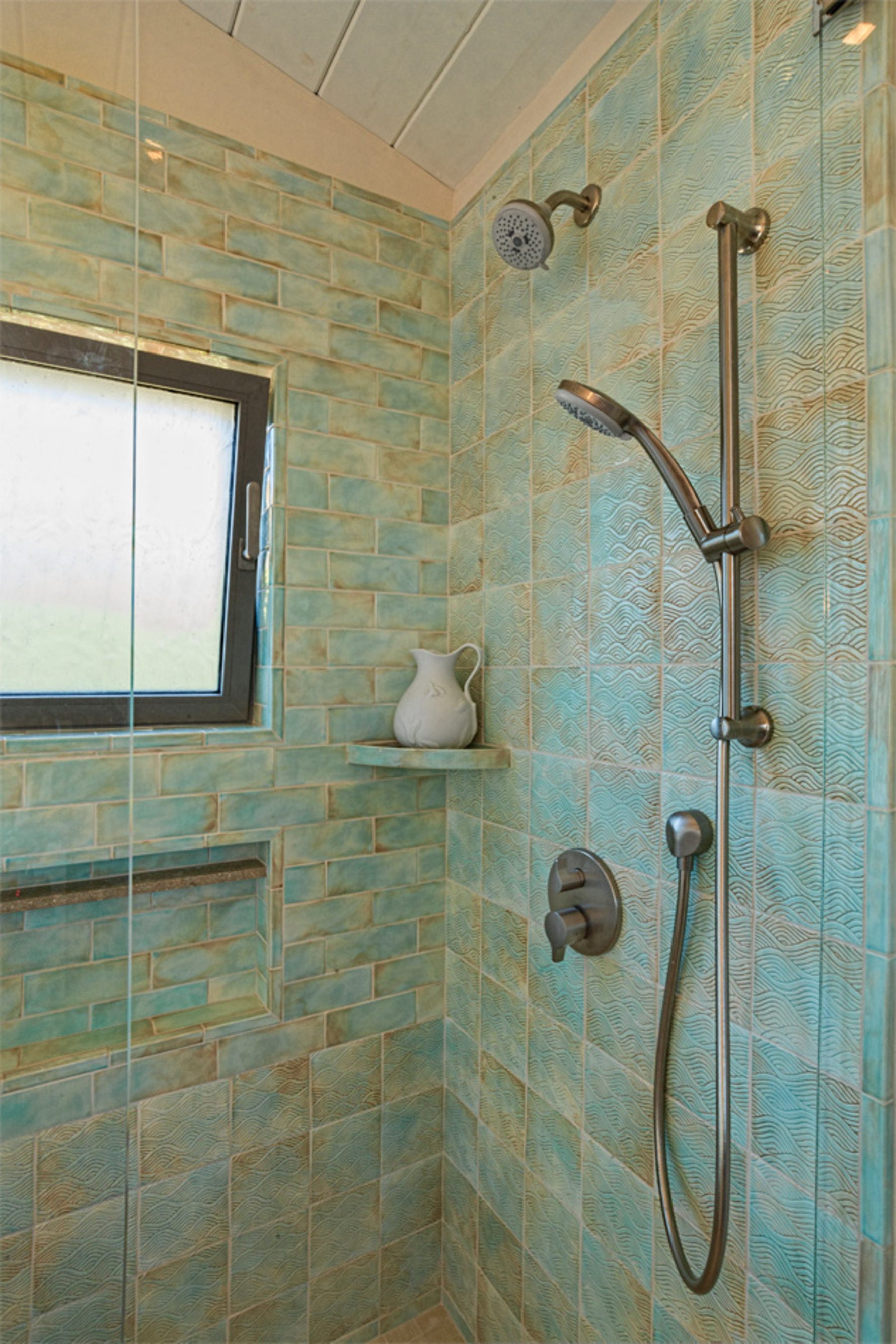 Hill-Residence-Shower-Tile