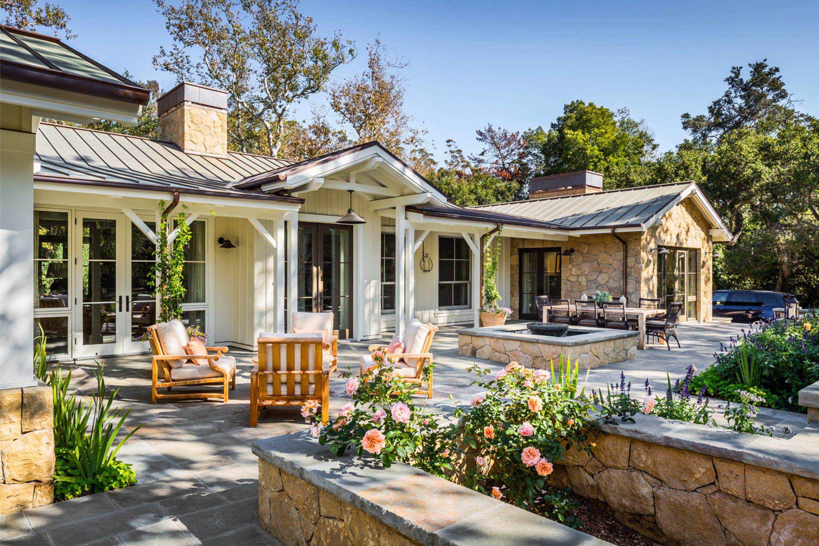 Glen-Oaks-Residence-Outdoor-Living-Space-Entry