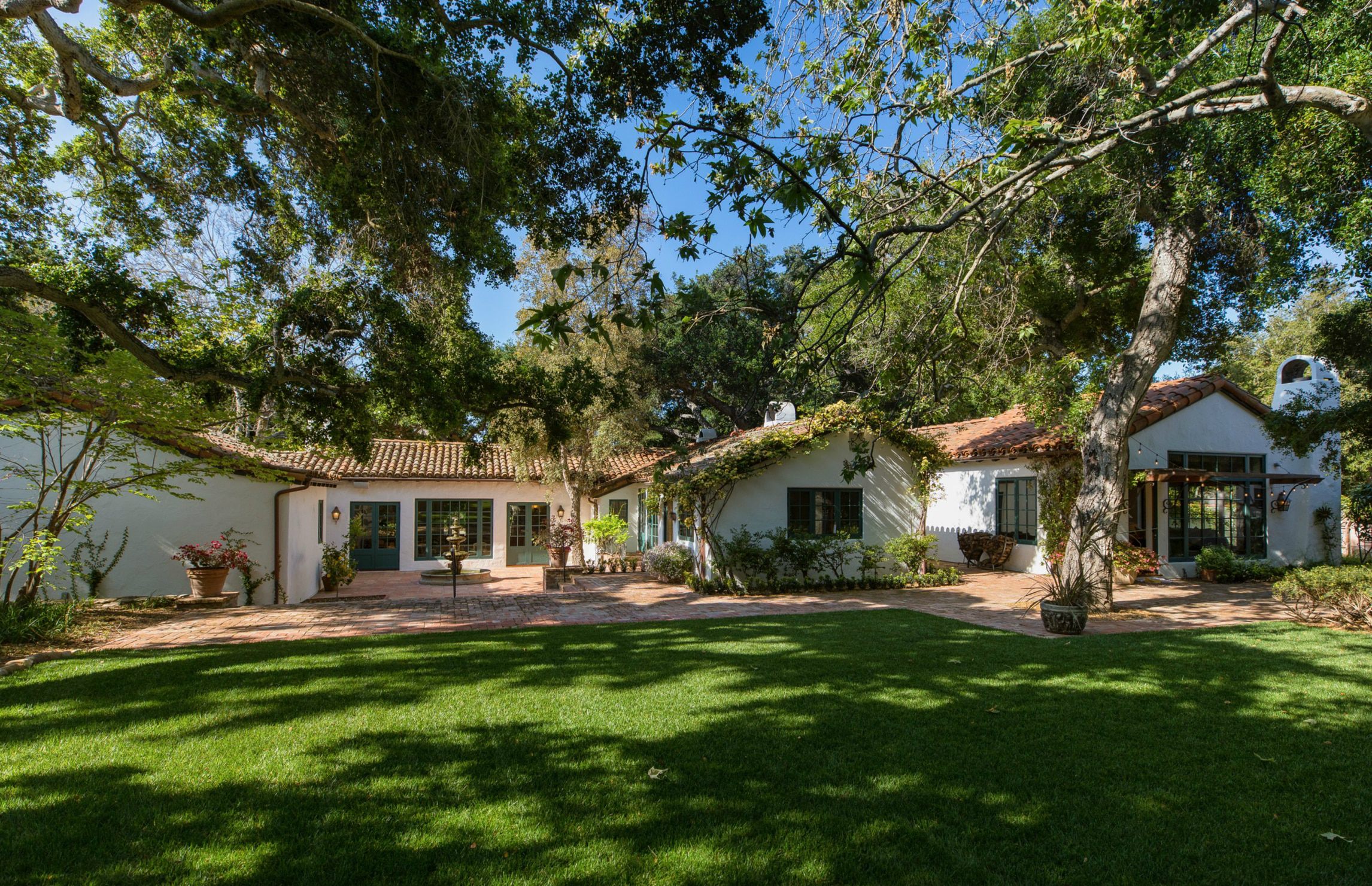 San-Leandro-Residence-Courtyard-Spanish-Colonial-Style