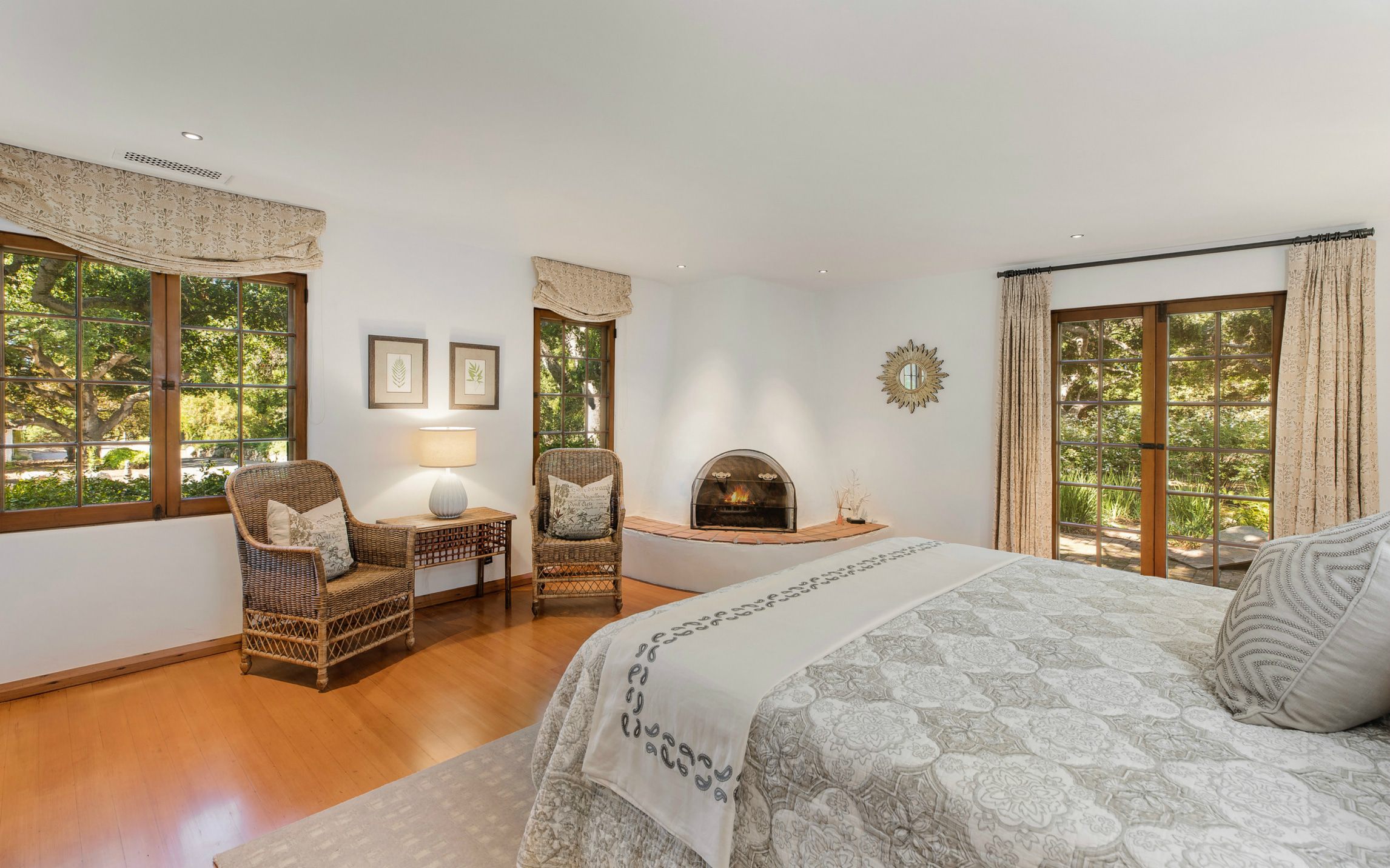 San-Leandro-Residence-Bedroom-Fireplace