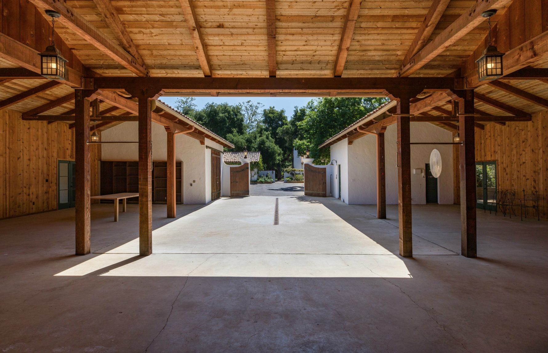 San-Leandro-Residence-Entry-Gates-Stables