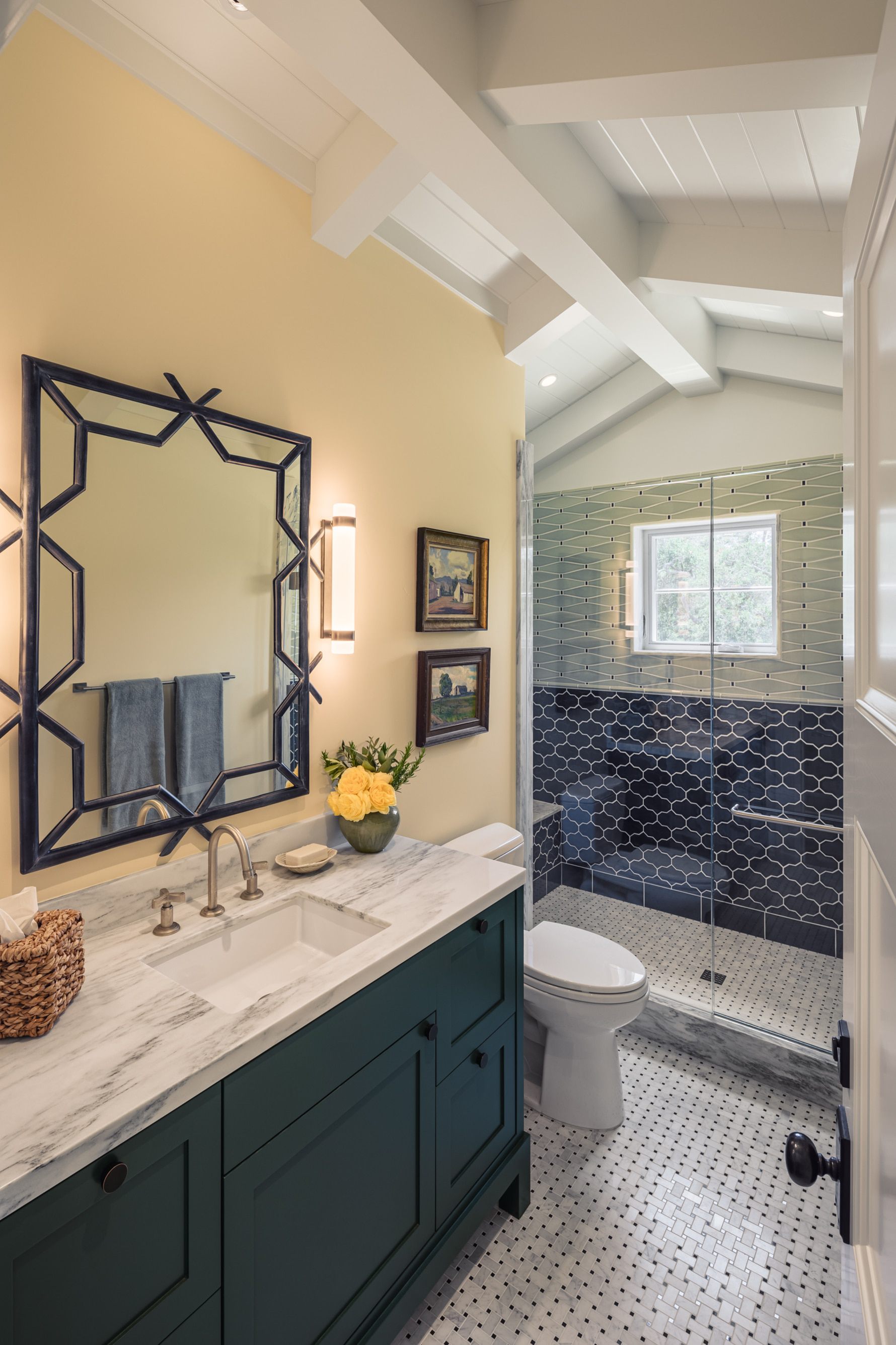 Glen-Oaks-Guest-House-Bathroom-Vanity-Shower