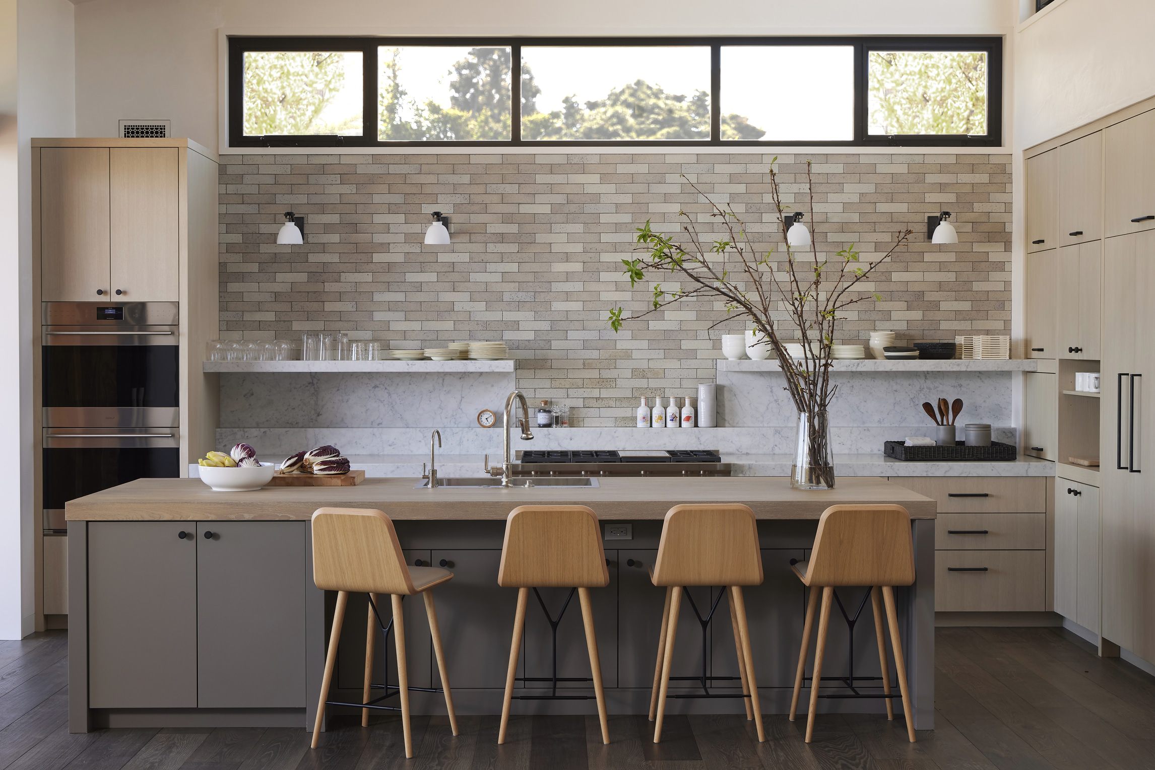 El-Estero-Beach-House-Kitchen-island-Kitchen-Tile