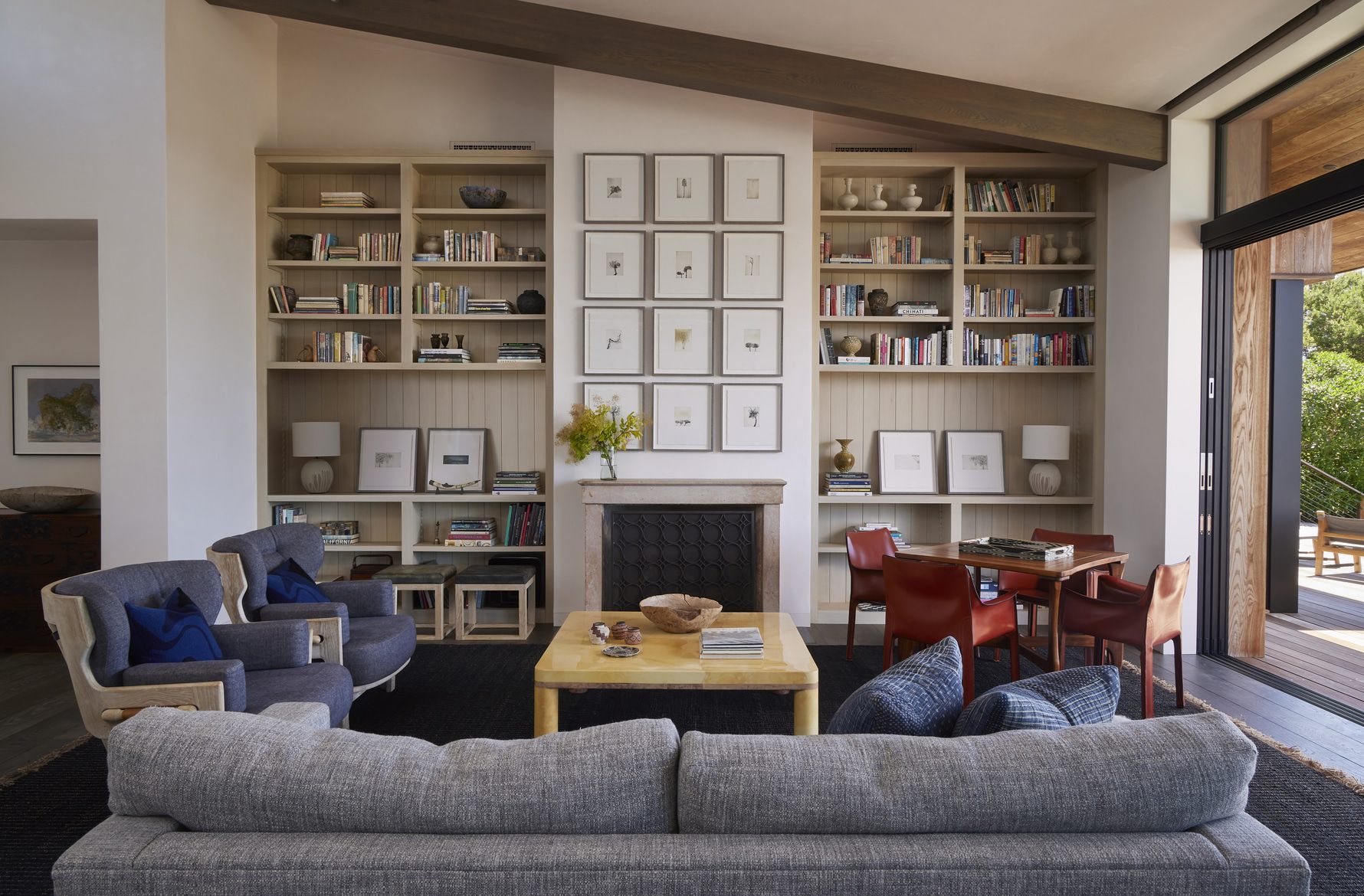 El-Estero-Beach-House-Living-Room-Bookshelves