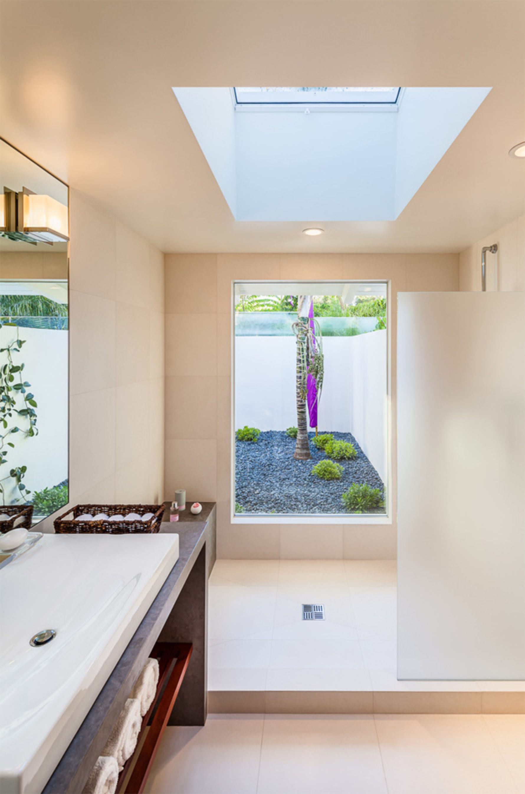 Butterfly-Beach-Villa-Bathroom-Private-Garden