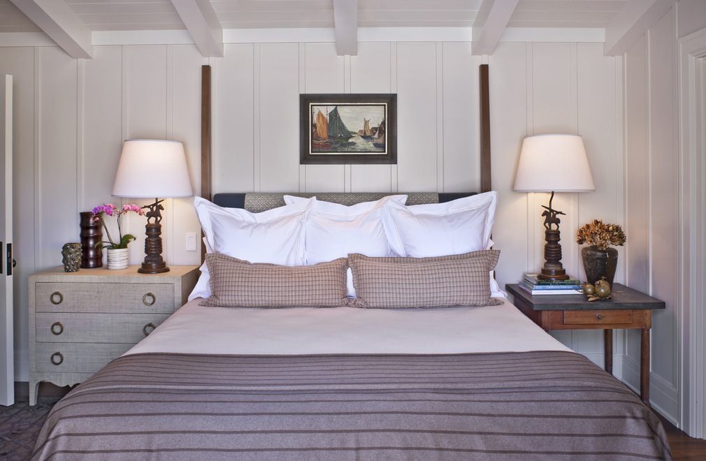 Santa-Barbara-Beach-Guest-House-Studio-Bedroom-Nightstands