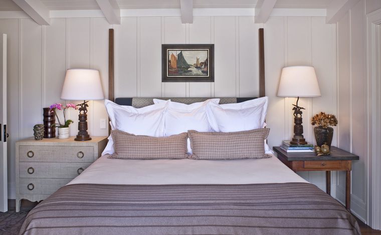 Santa-Barbara-Beach-Guest-House-Studio-Bedroom-Nightstands