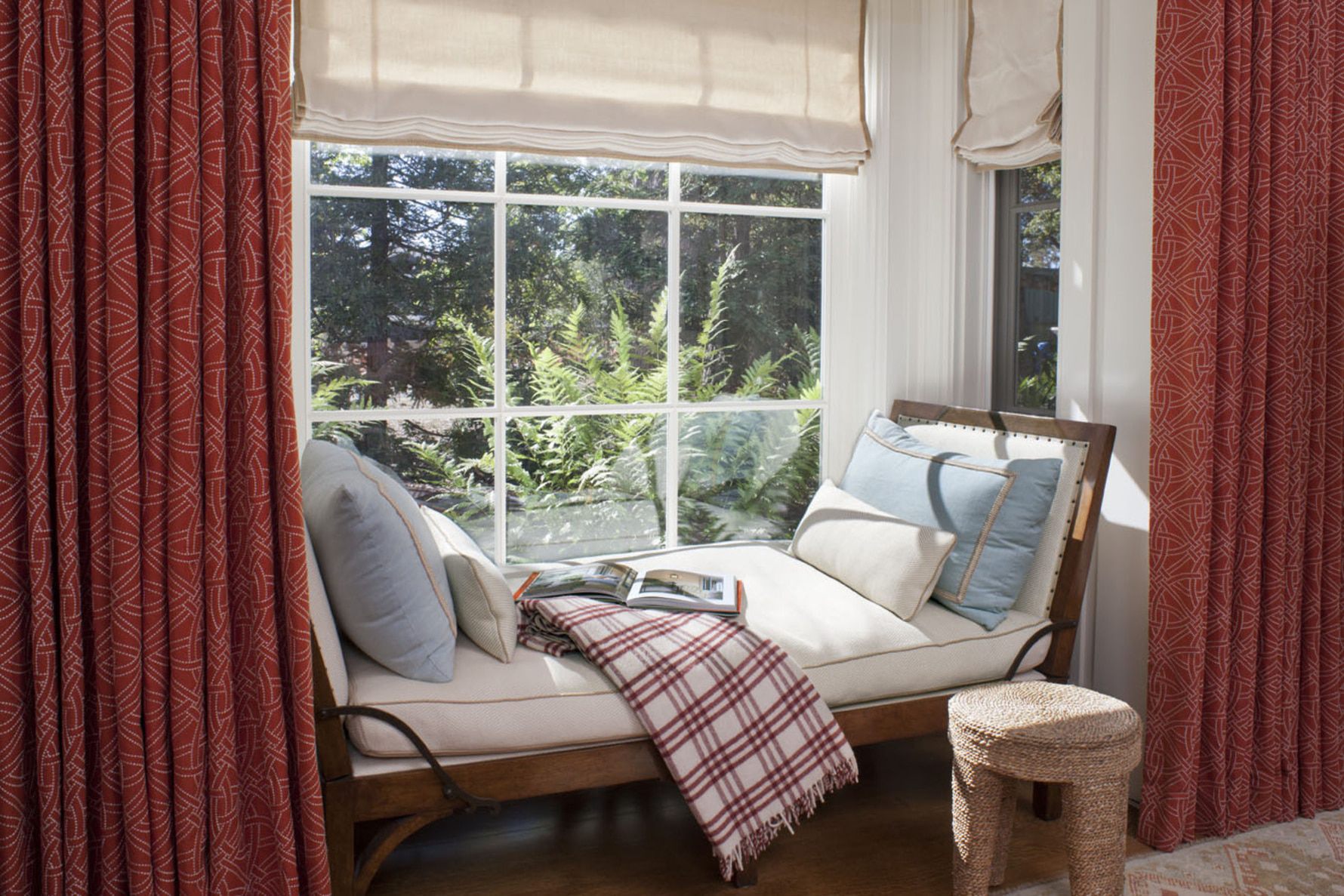 Santa-Barbara-Beach-Guest-House-Studio-Window-seat-Bay-Window