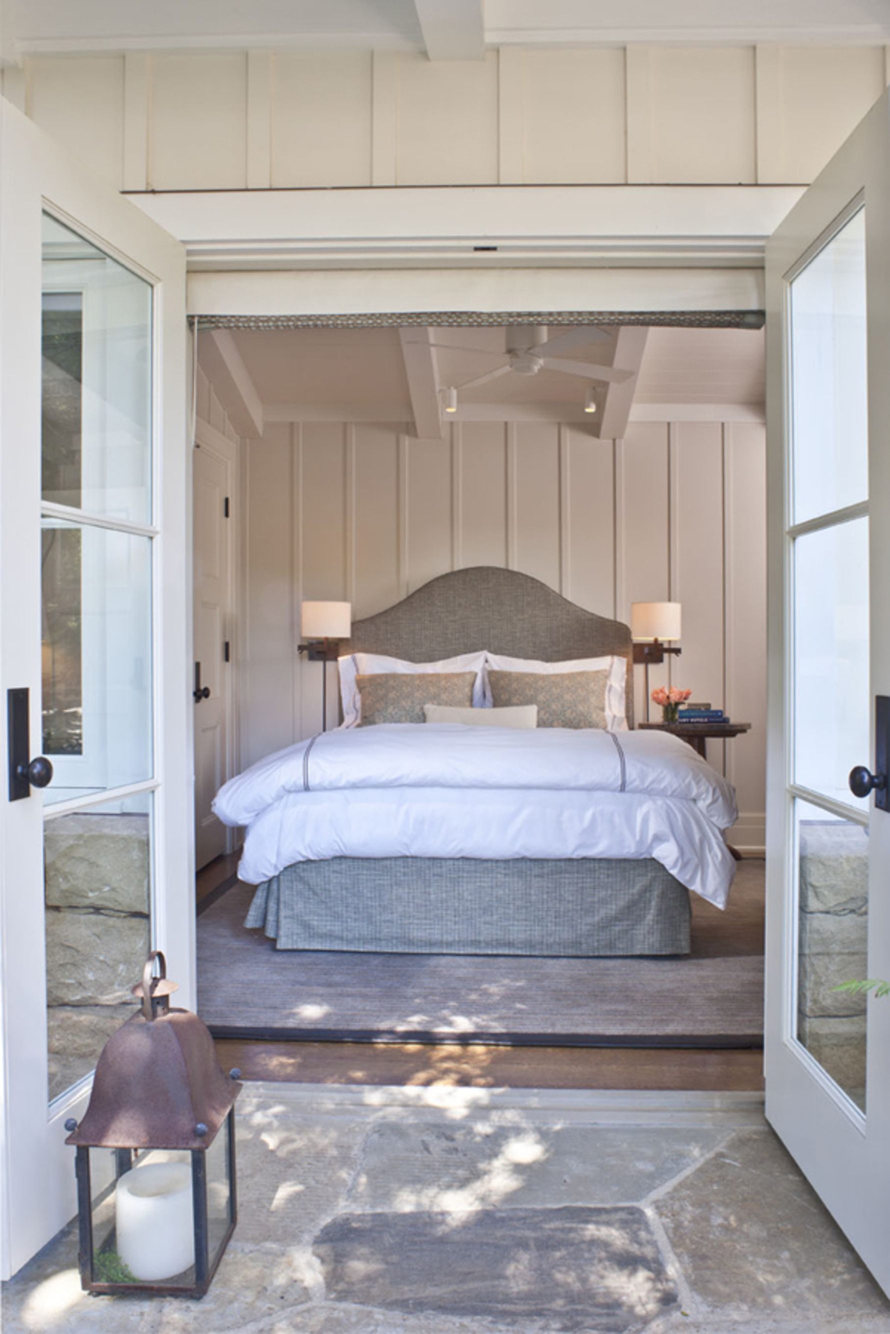 Santa-Barbara-Beach-Guest-House-Studio-Bedroom