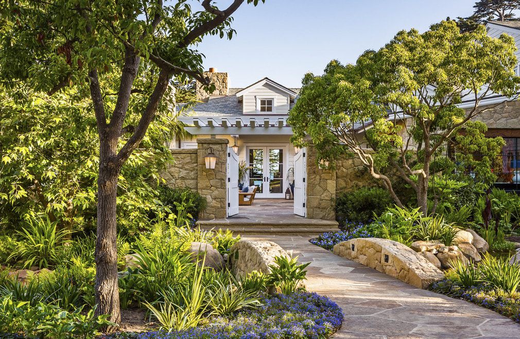 Santa-Barbara-Beach-Residence-Entry--Stone-Walls