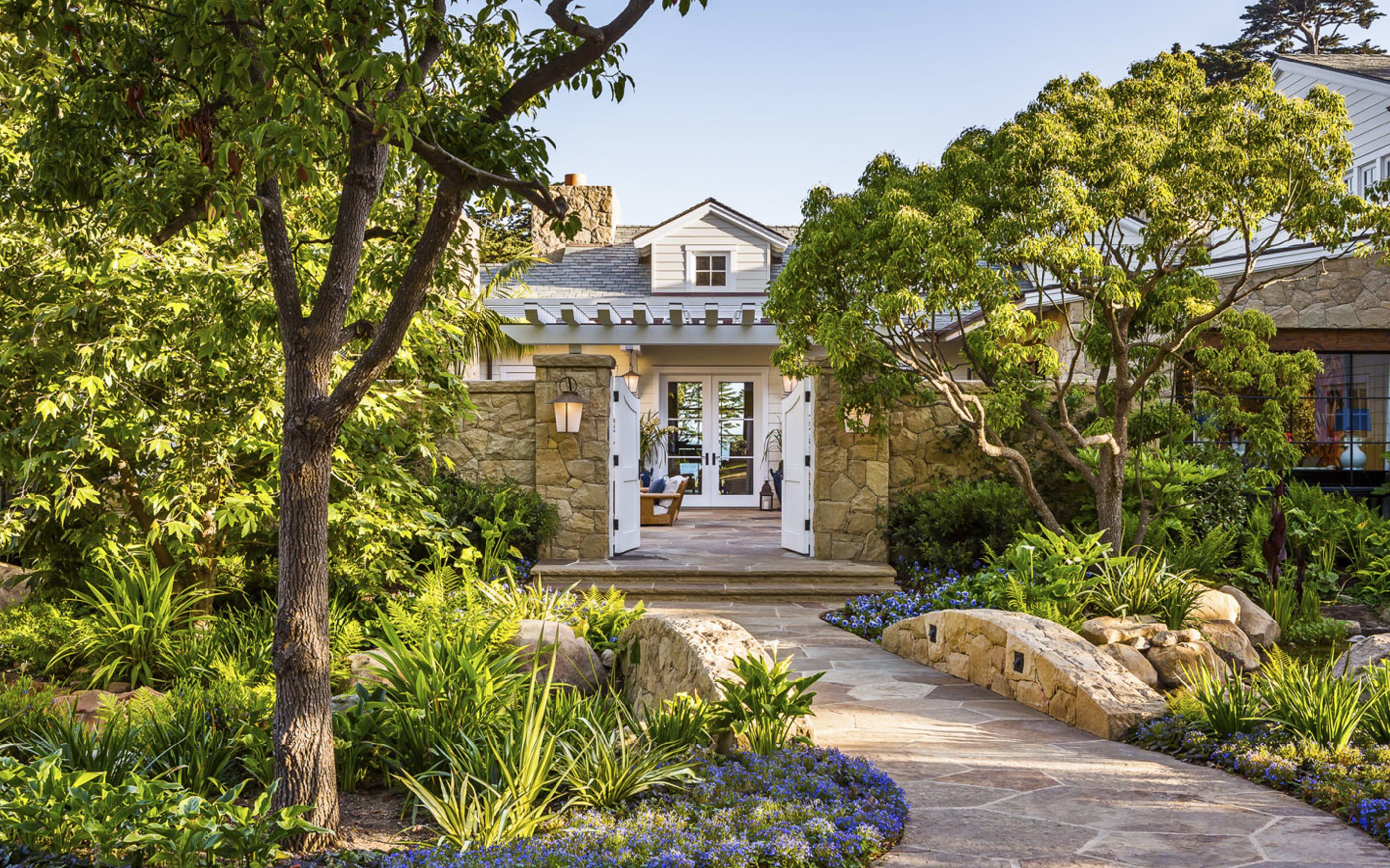 Santa-Barbara-Beach-Residence-Entry--Stone-Walls