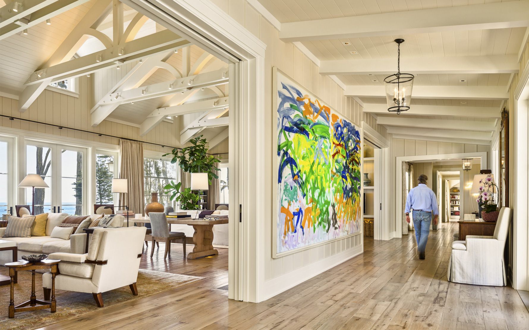 Santa-Barbara-Beach-Residence-Living-Room-Gallery-Hallway