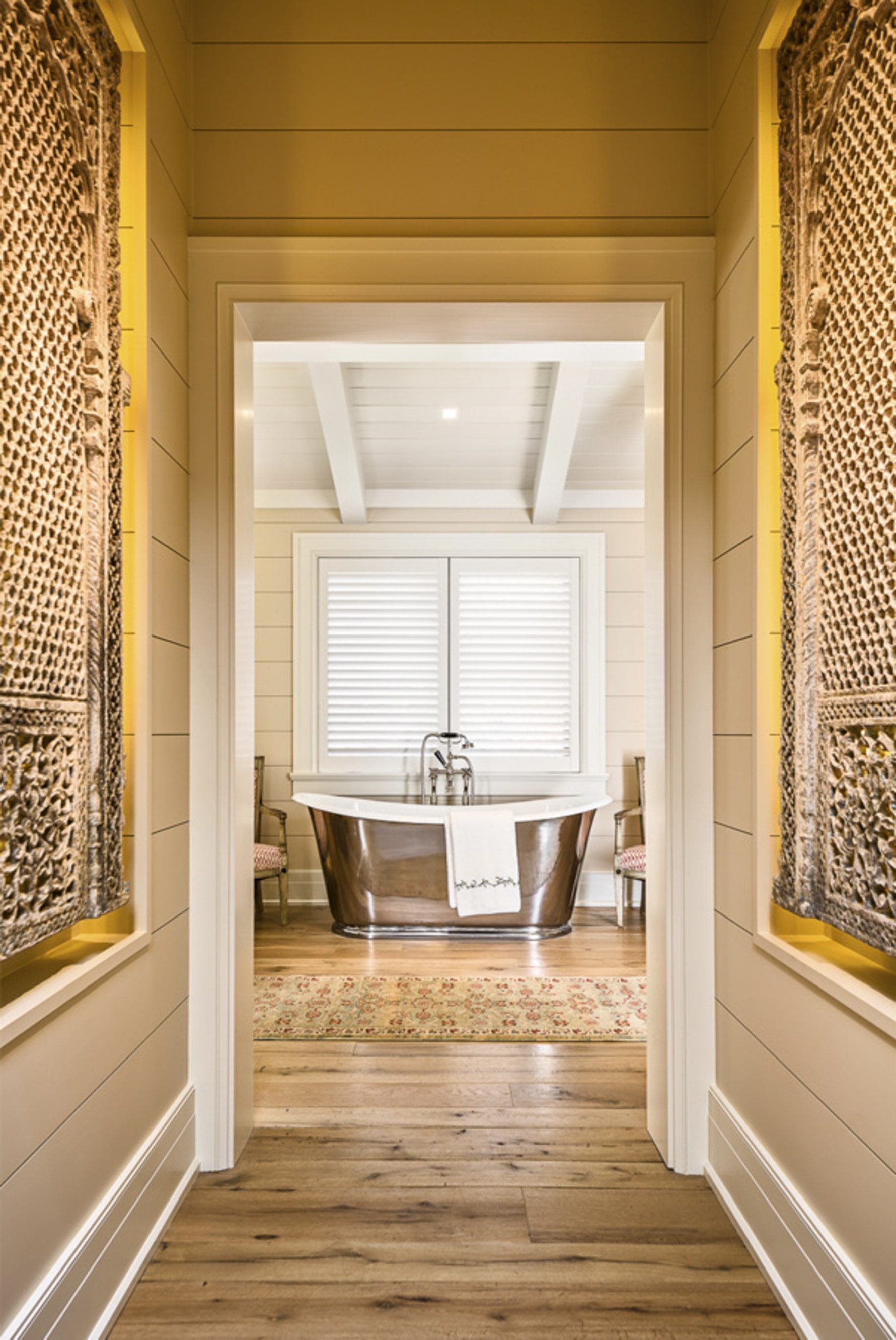 Santa-Barbara-Beach-Residence-Freestanding-Bathtub-Wood-Siding