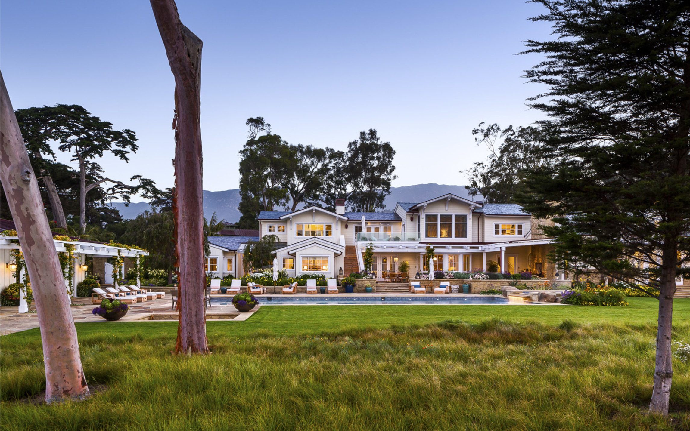 Santa-Barbara-Beach-Residence-Pool-Wood-Siding