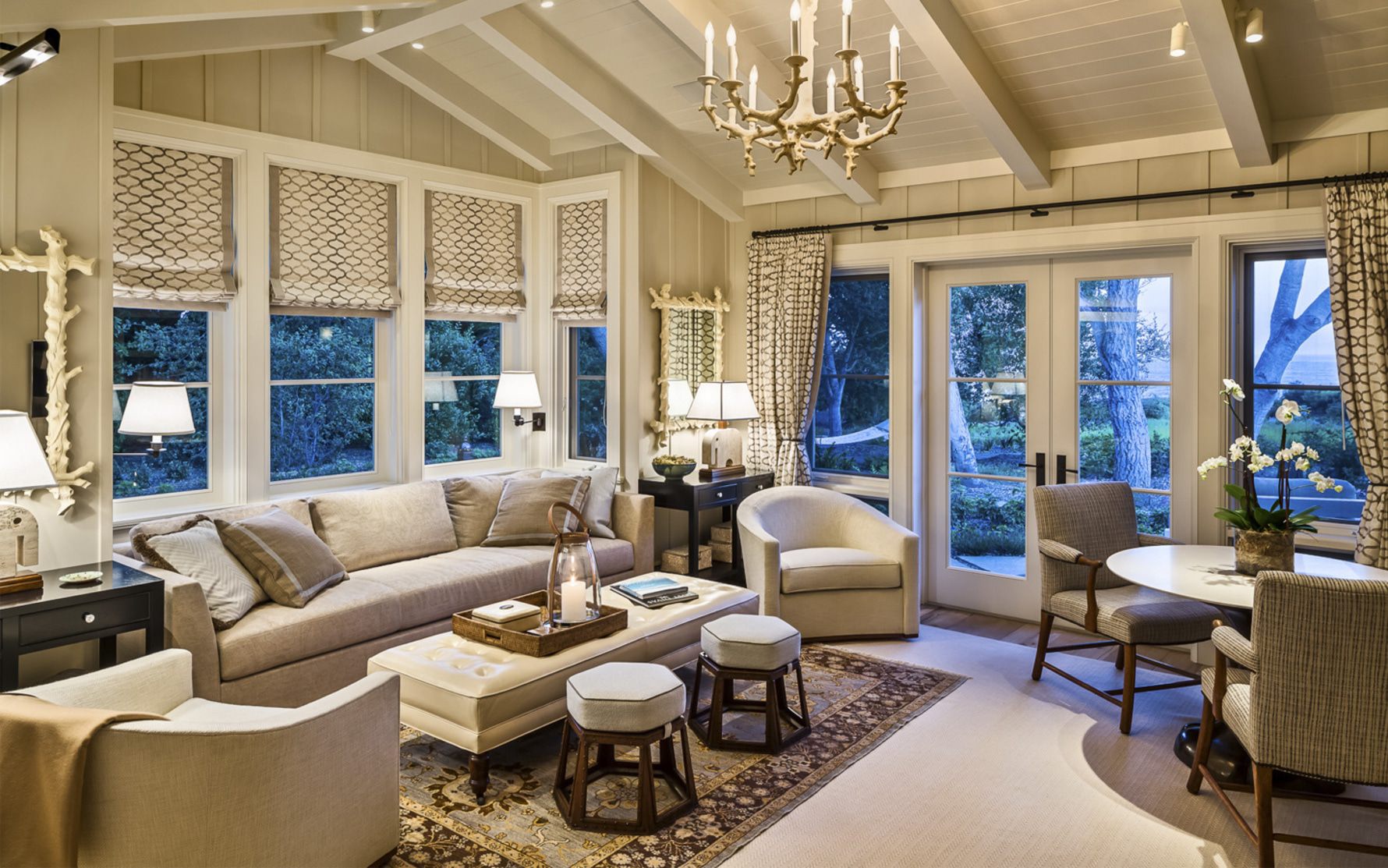 Santa-Barbara-Beach-Residence-Living-Room-Bay-Window