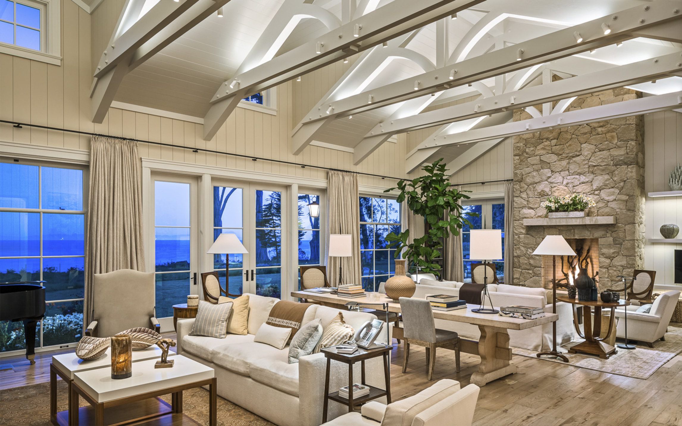 Santa-Barbara-Beach-Residence-Living-Room-Wood-Ceiling-Trusses