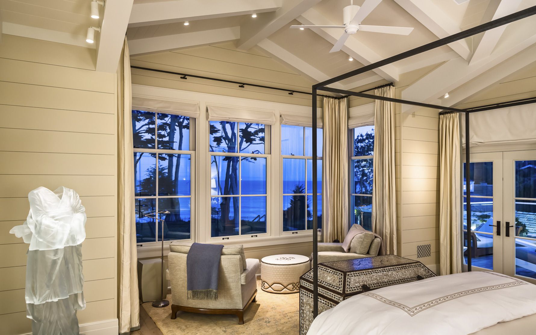 Santa-Barbara-Beach-Residence-Bay-Window-Bedroom