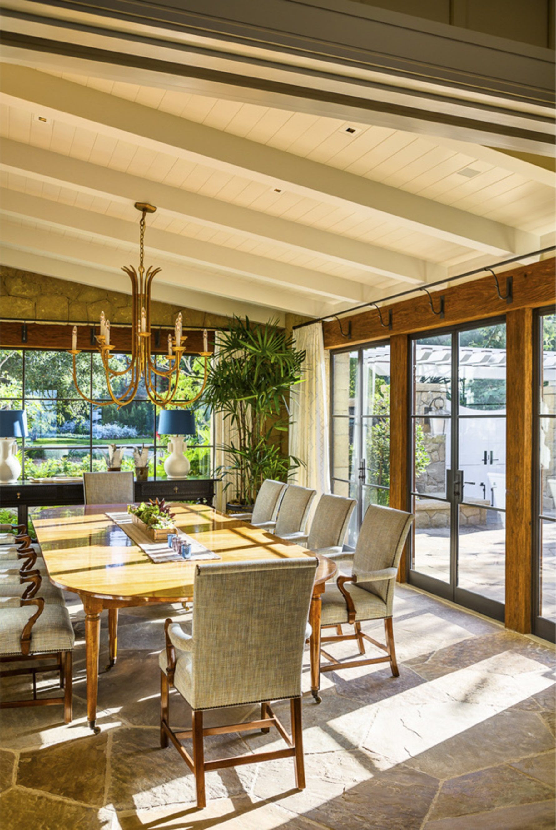 Santa-Barbara-Beach-Residence-Dining-Room-Steel-Doors-and-Windows