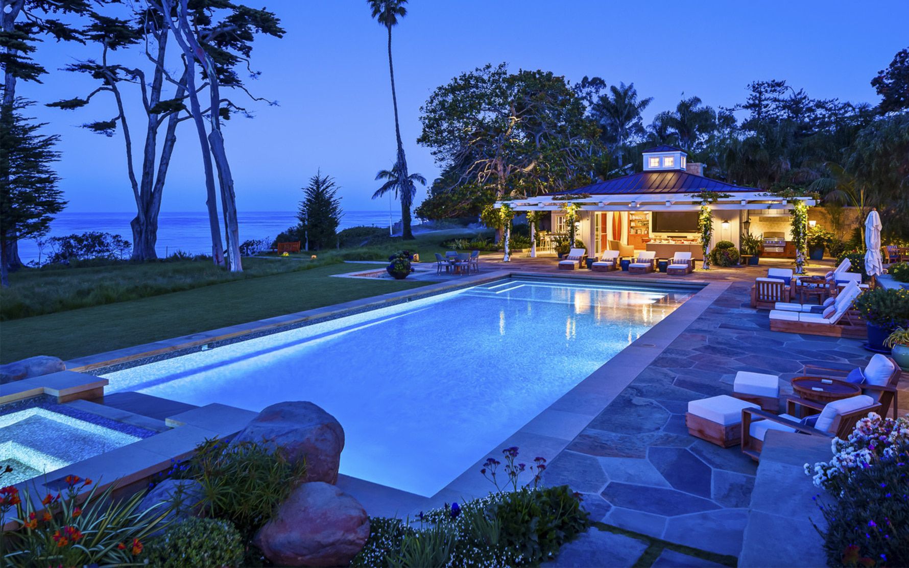 Santa-Barbara-Beach-Residence-Pool-Cabana